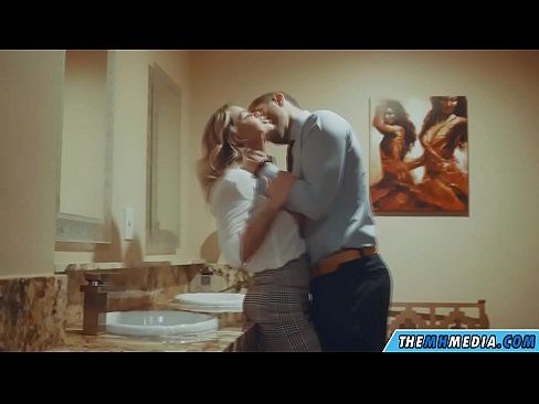 ❤️ Khi một cô gái tóc vàng busty quyến rũ bạn trong một nhà vệ sinh công cộng ❤️❌ Sex tại chúng tôi% vi.dreamlandpassionfever.ru% ❌